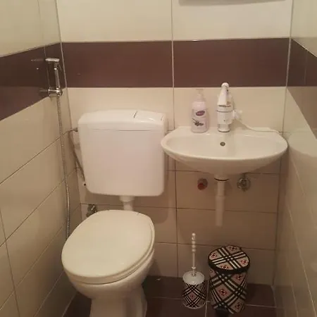 Vikendica Vikendica Ahatovici 2 *